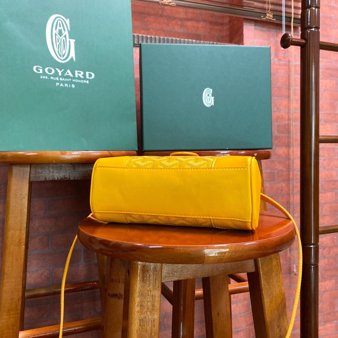 Goyard Saigon Bag In Yellow