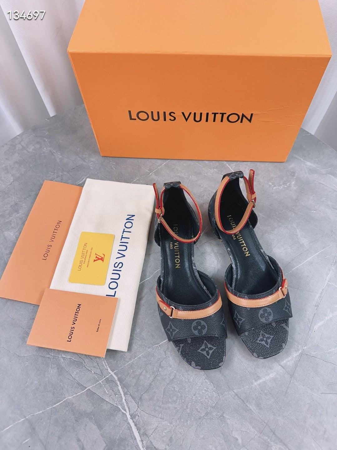 Pantofi Louis Vuitton