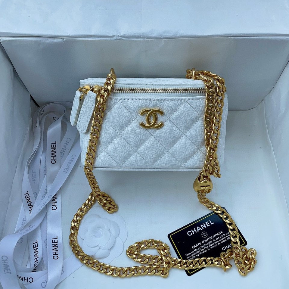 Chanel Chain Bag Medium
