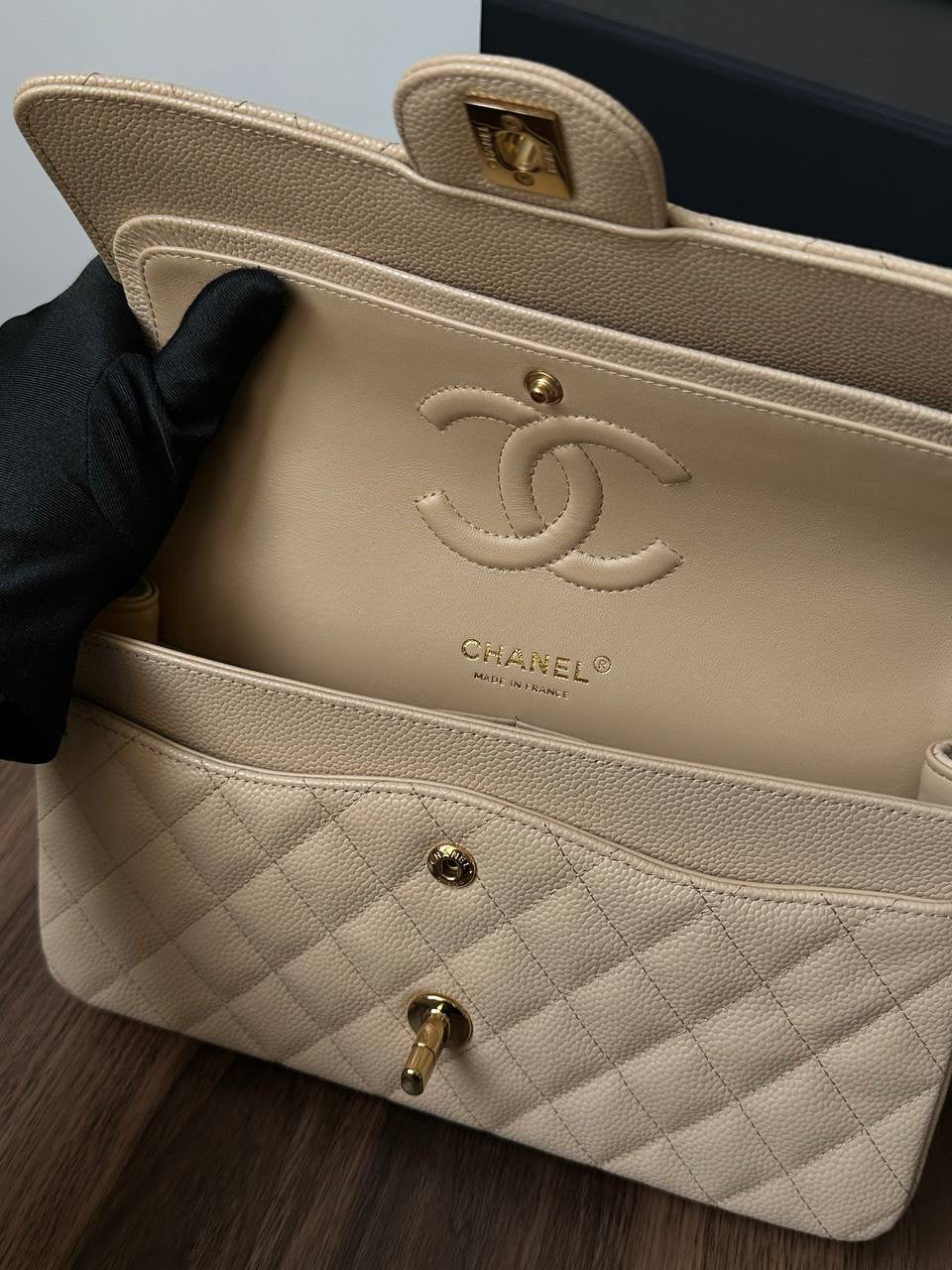 CC classic flap bag in nude