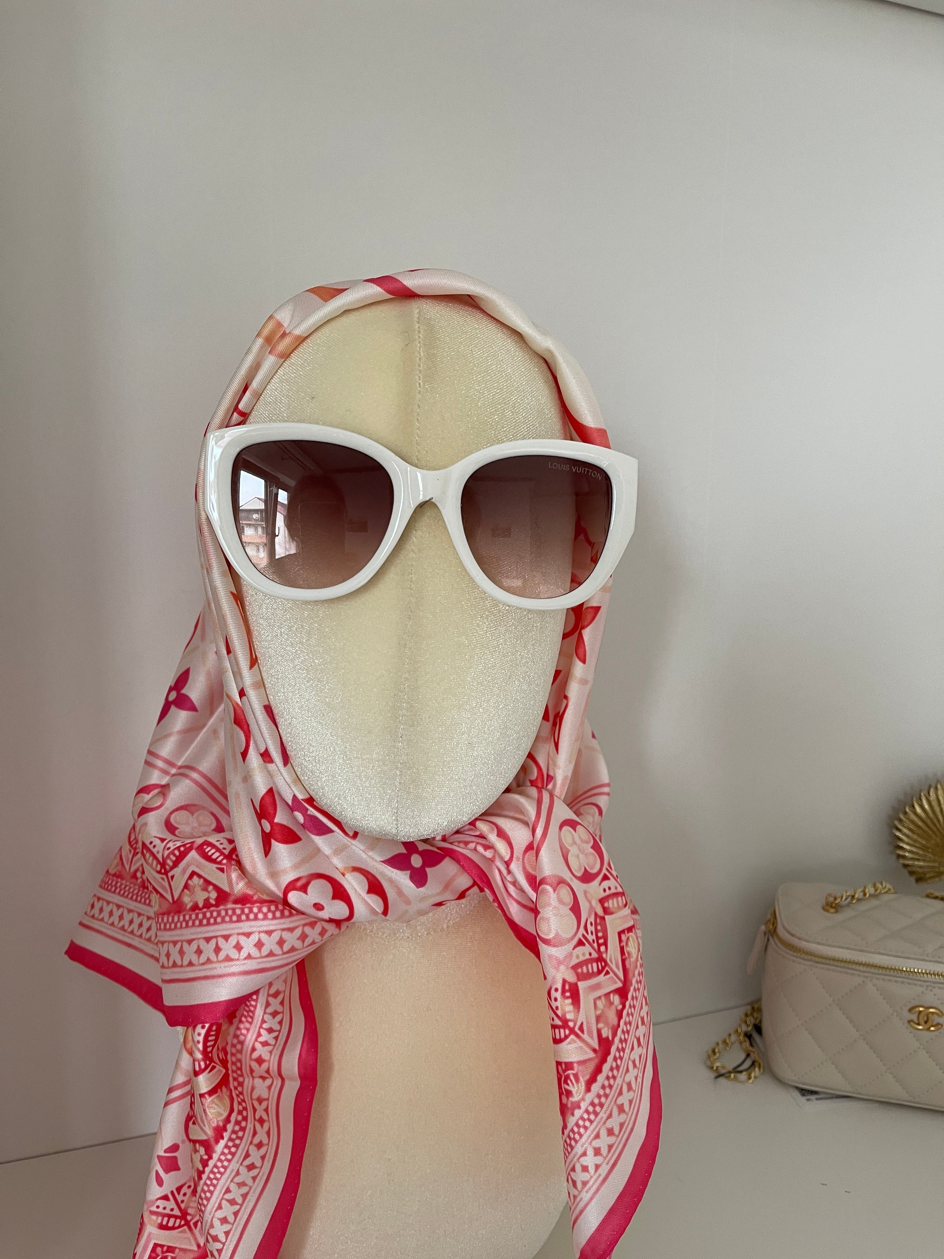 Louis Vuitton scarf pink