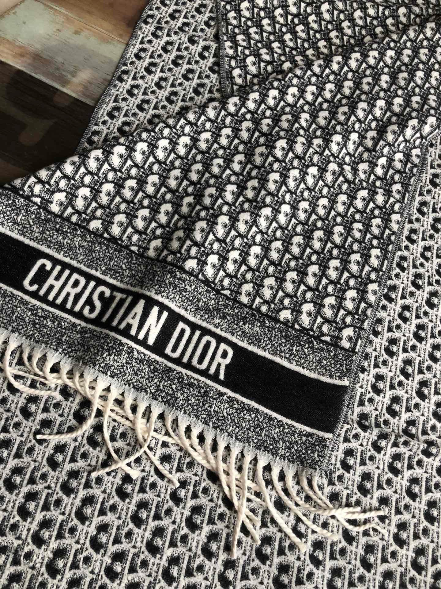 Dior scarf