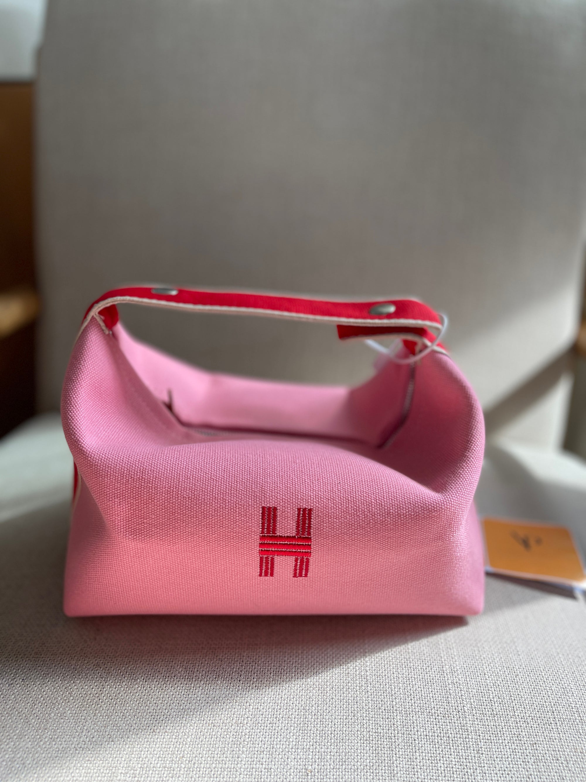 H pouch cosmetic