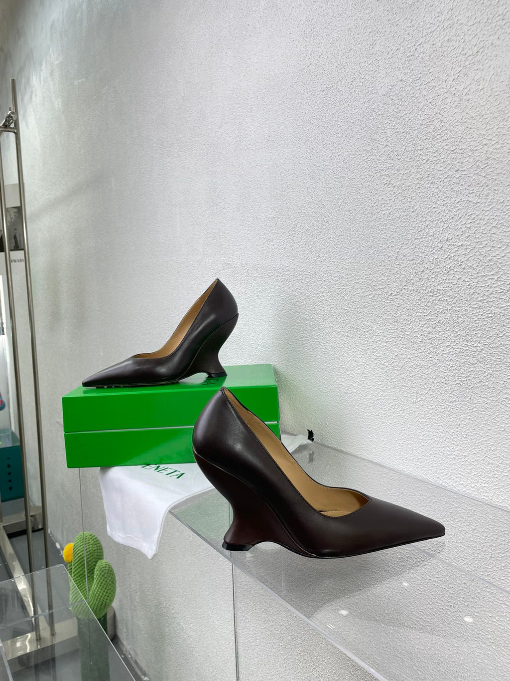 Pantofii Bottega Veneta