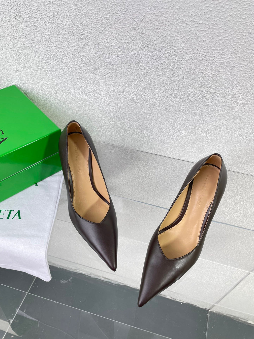 Pantofii Bottega Veneta