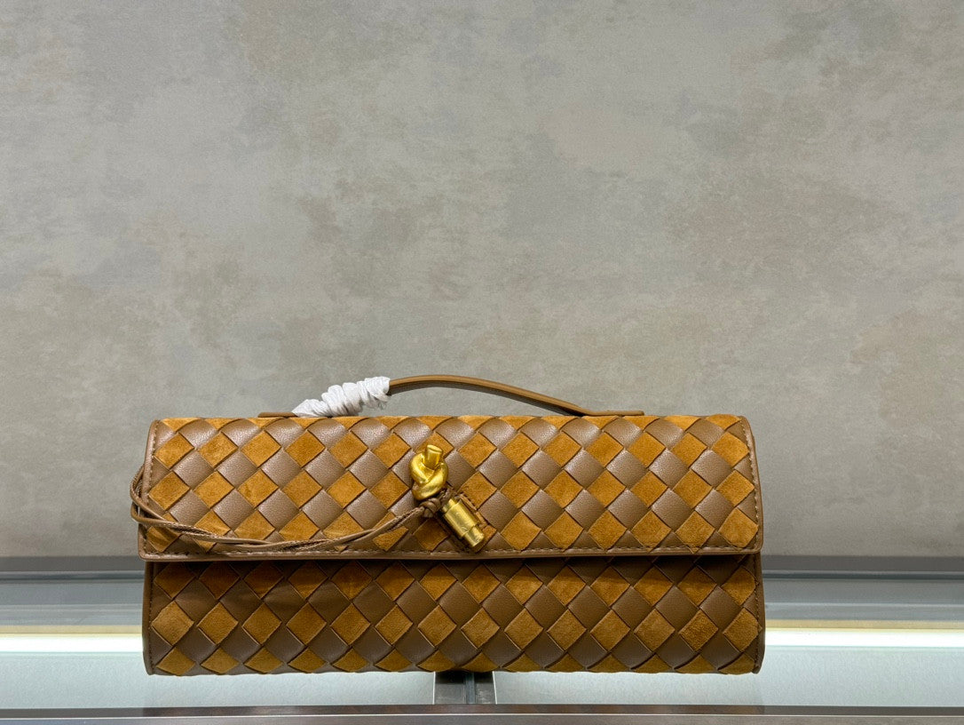 Bottega Veneta clutch honey