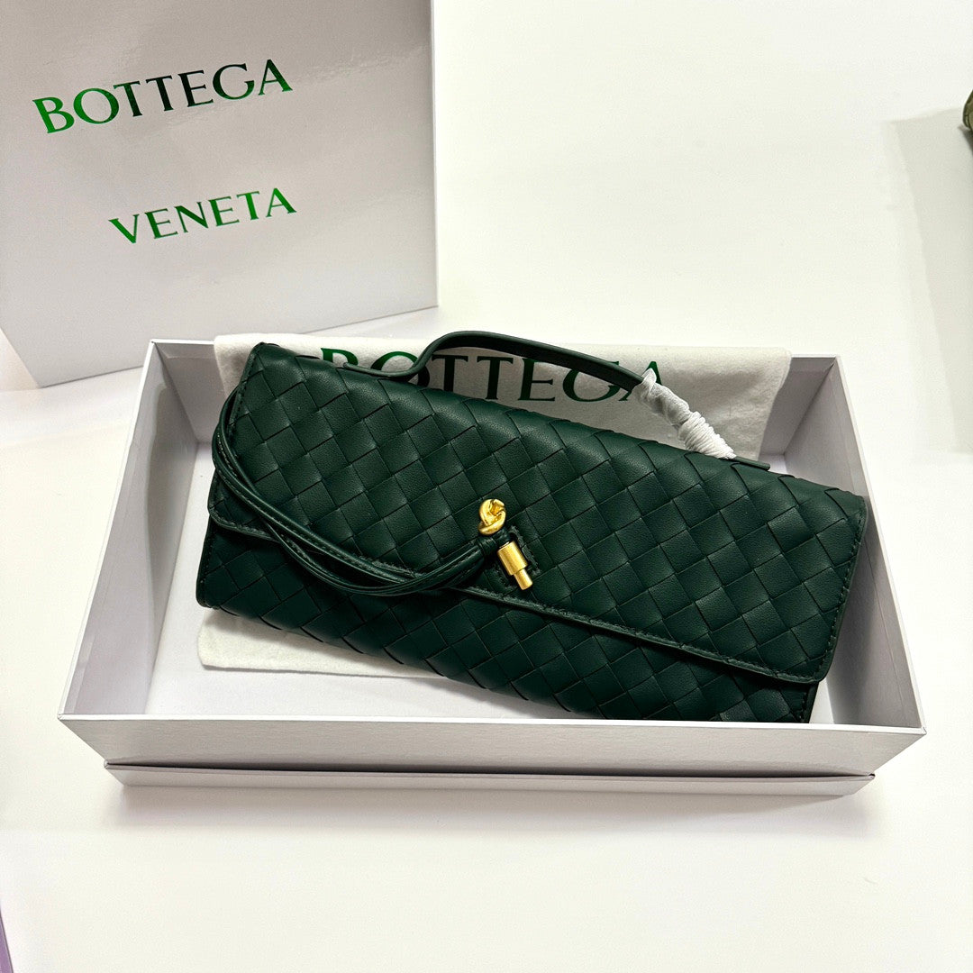 Bottega Veneta clutch