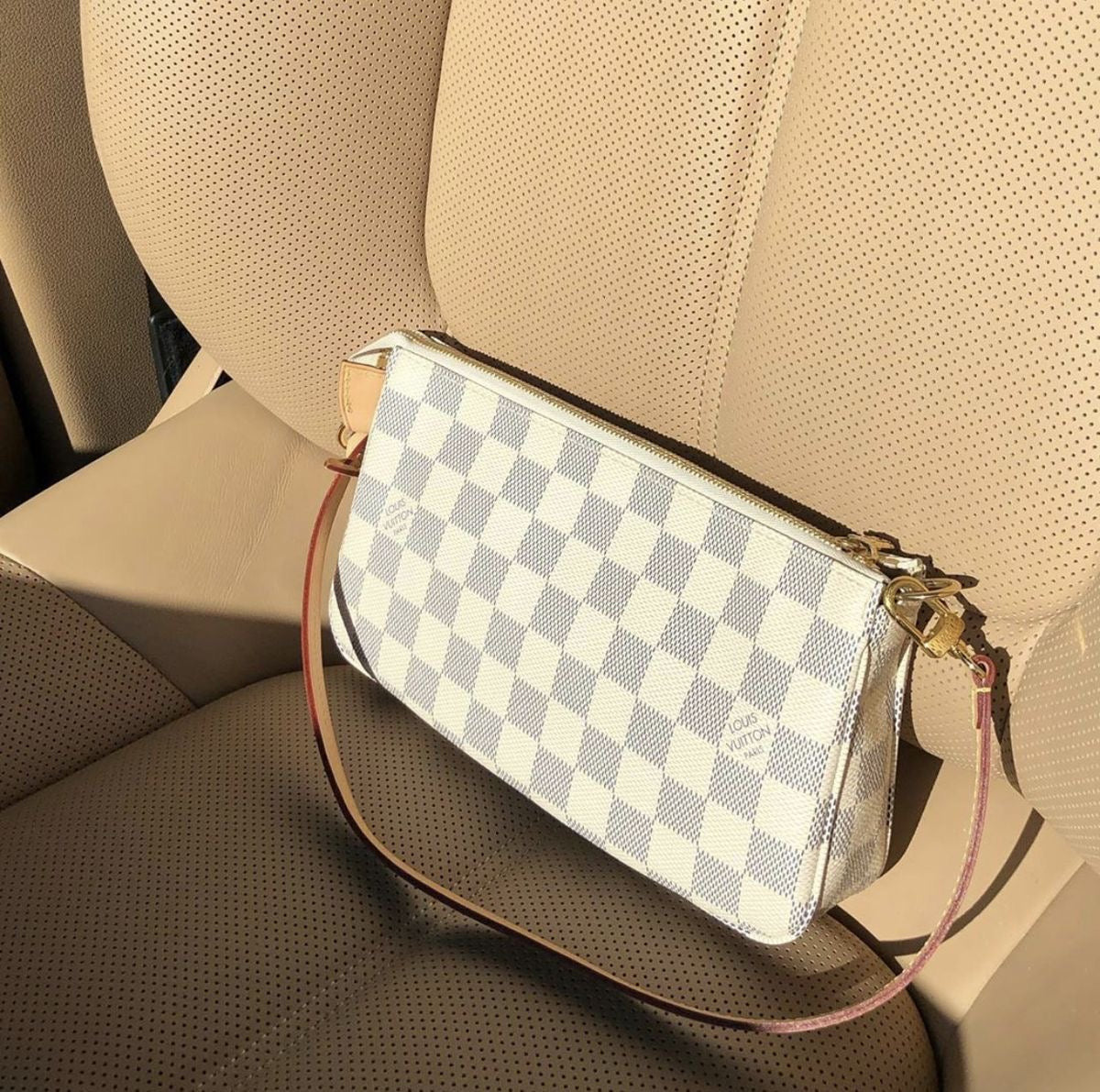Geantă LV Felicie Pochette