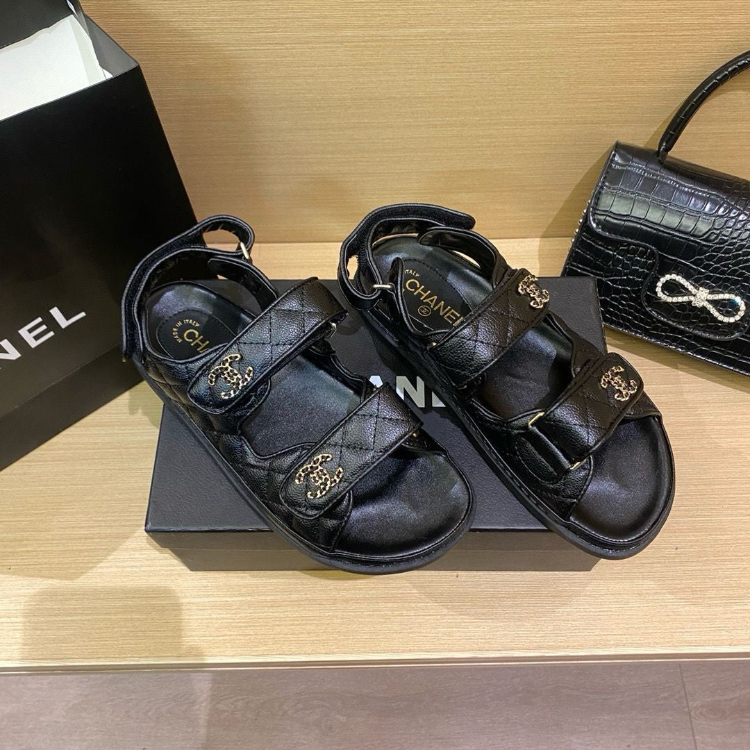 Sandale Chanel pentru tati