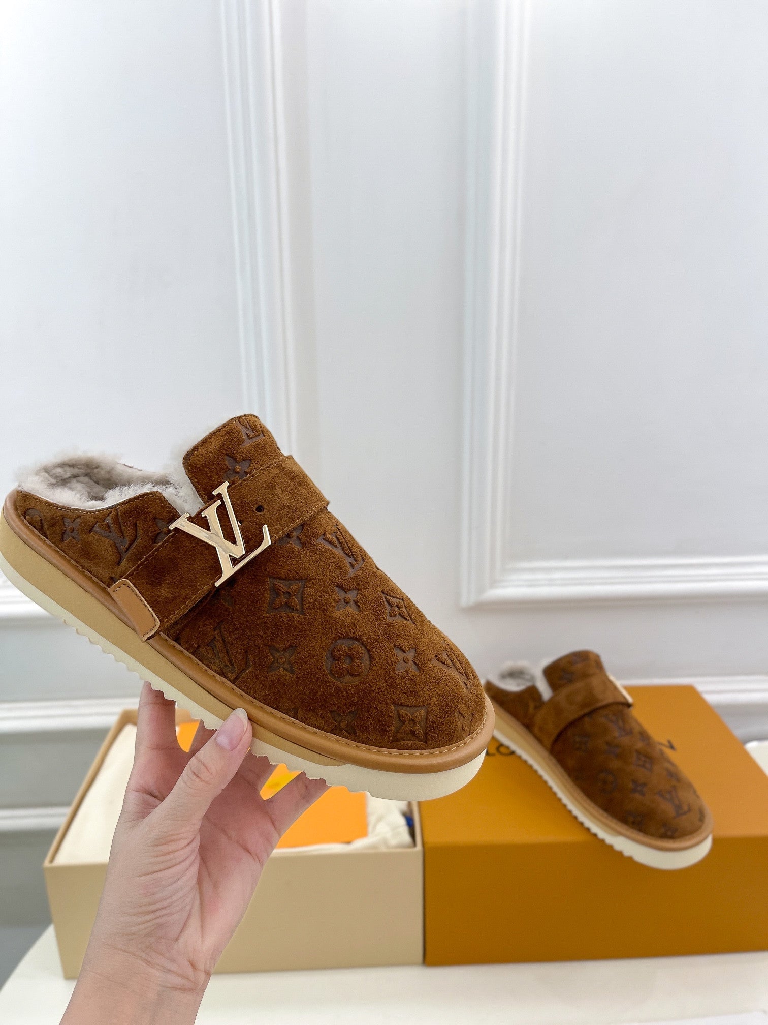 Louis Vuitton Slipers In Suede