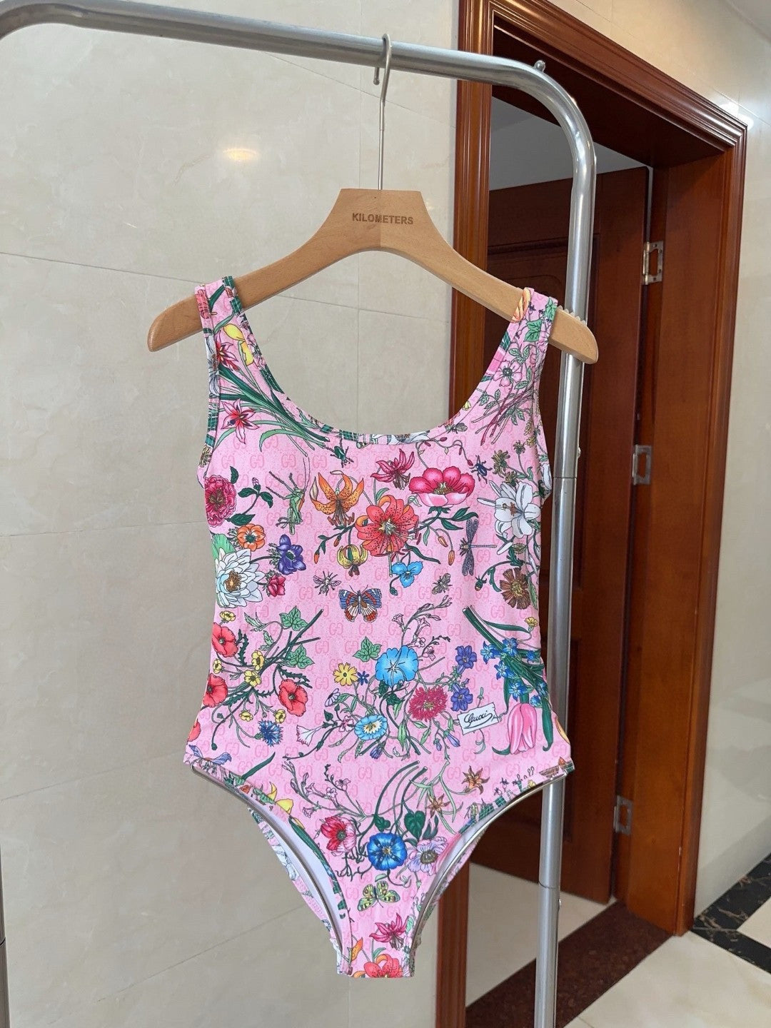 Costum de baie Gucci roz