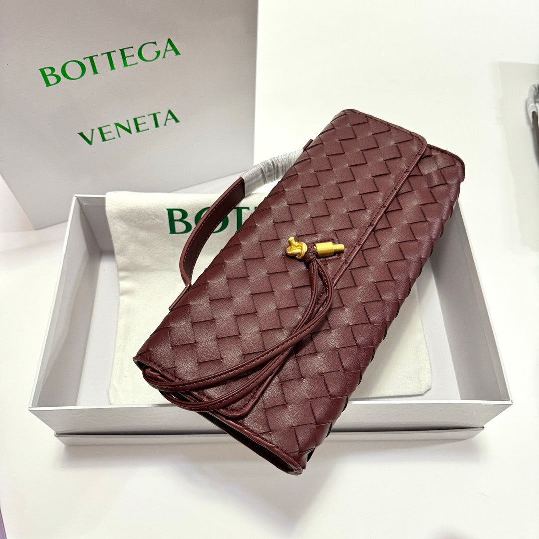 Botegga Veneta Andiamo Clutch