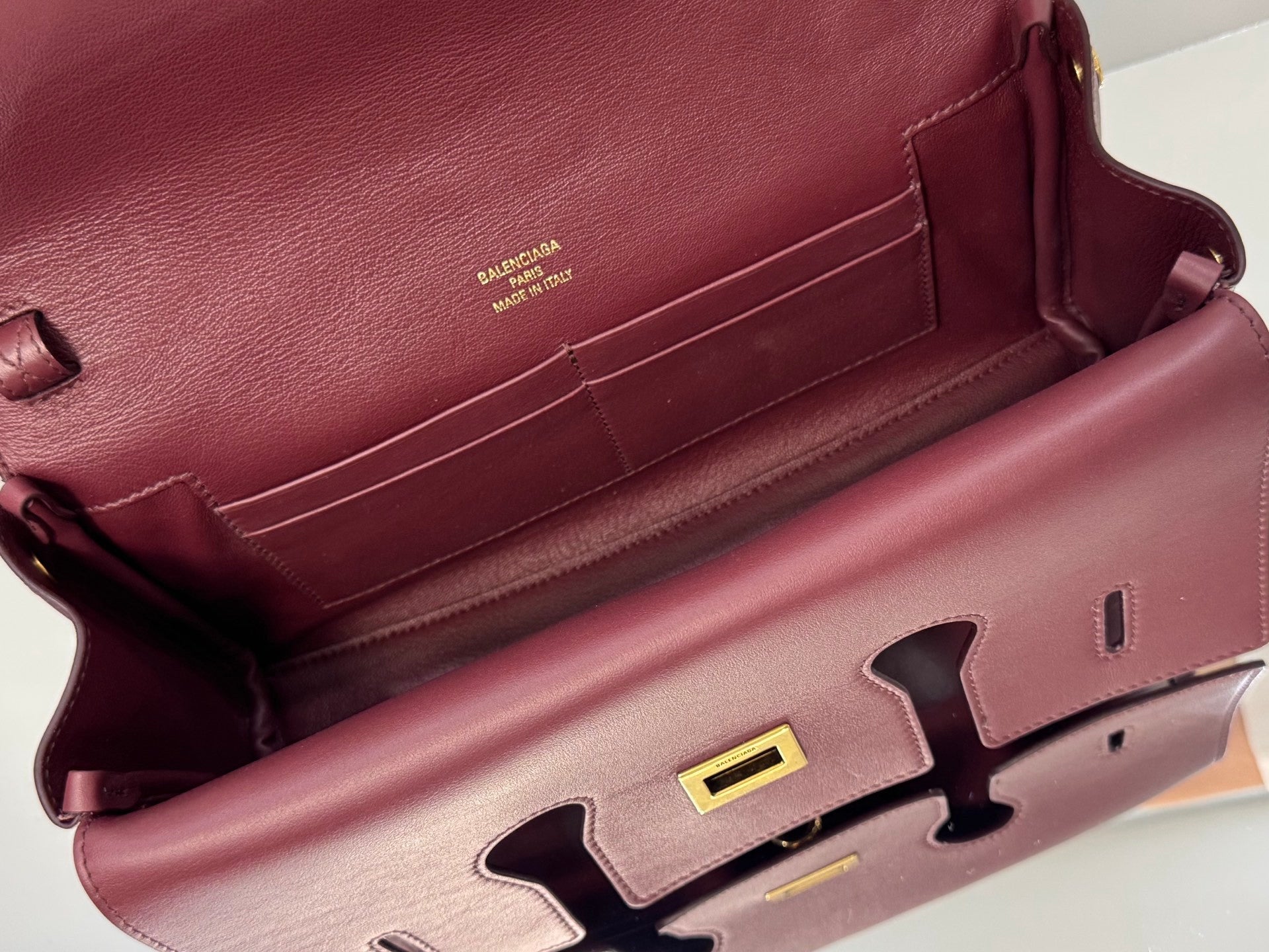 Balenciaga Belair clutch burgundy