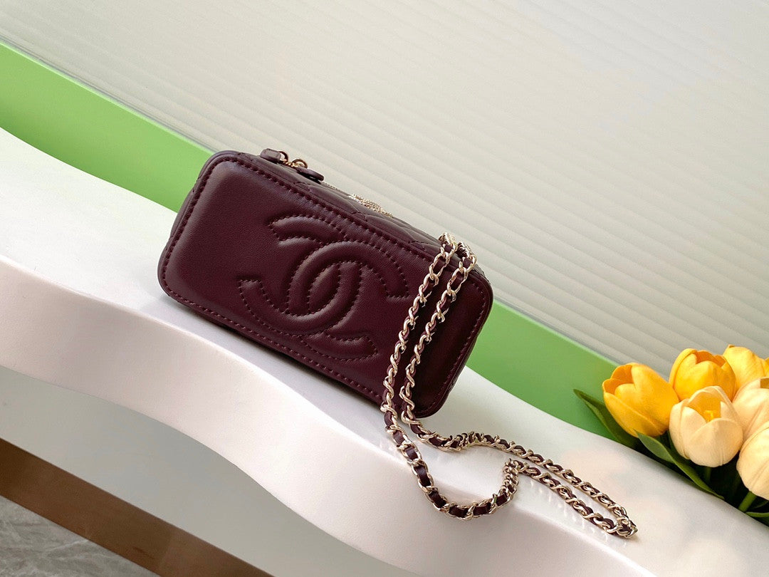 Chanel Vanity Bag Bordo