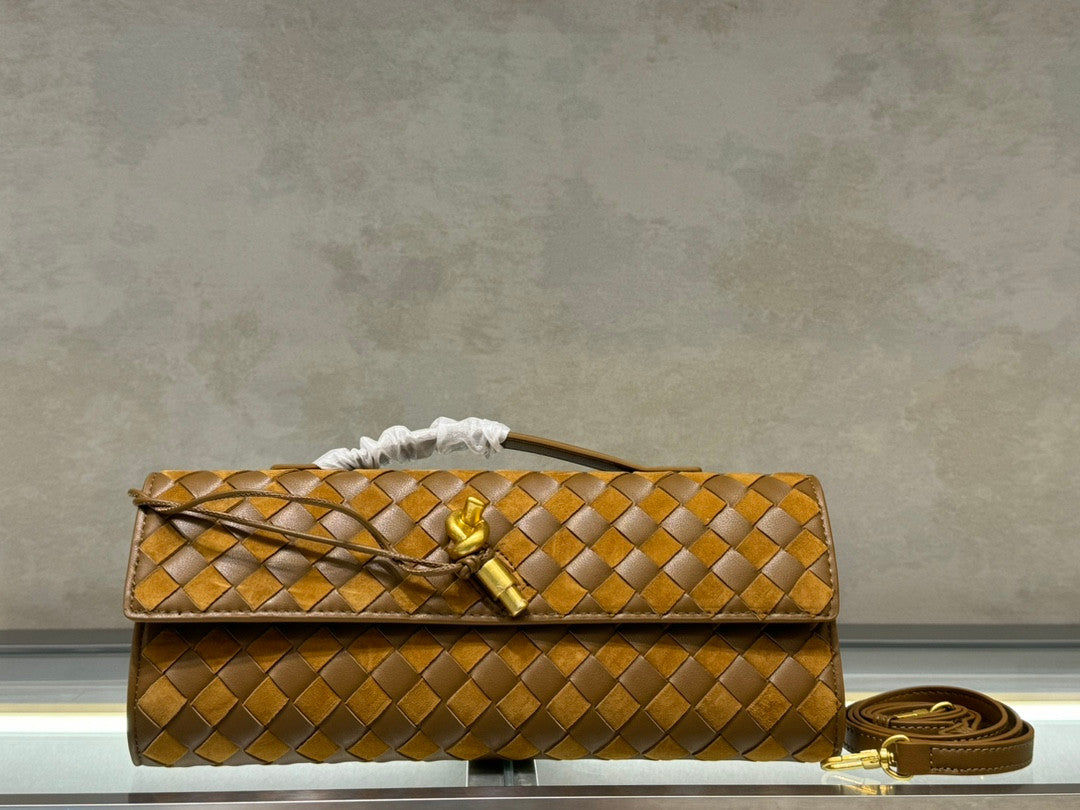 Bottega Veneta clutch honey