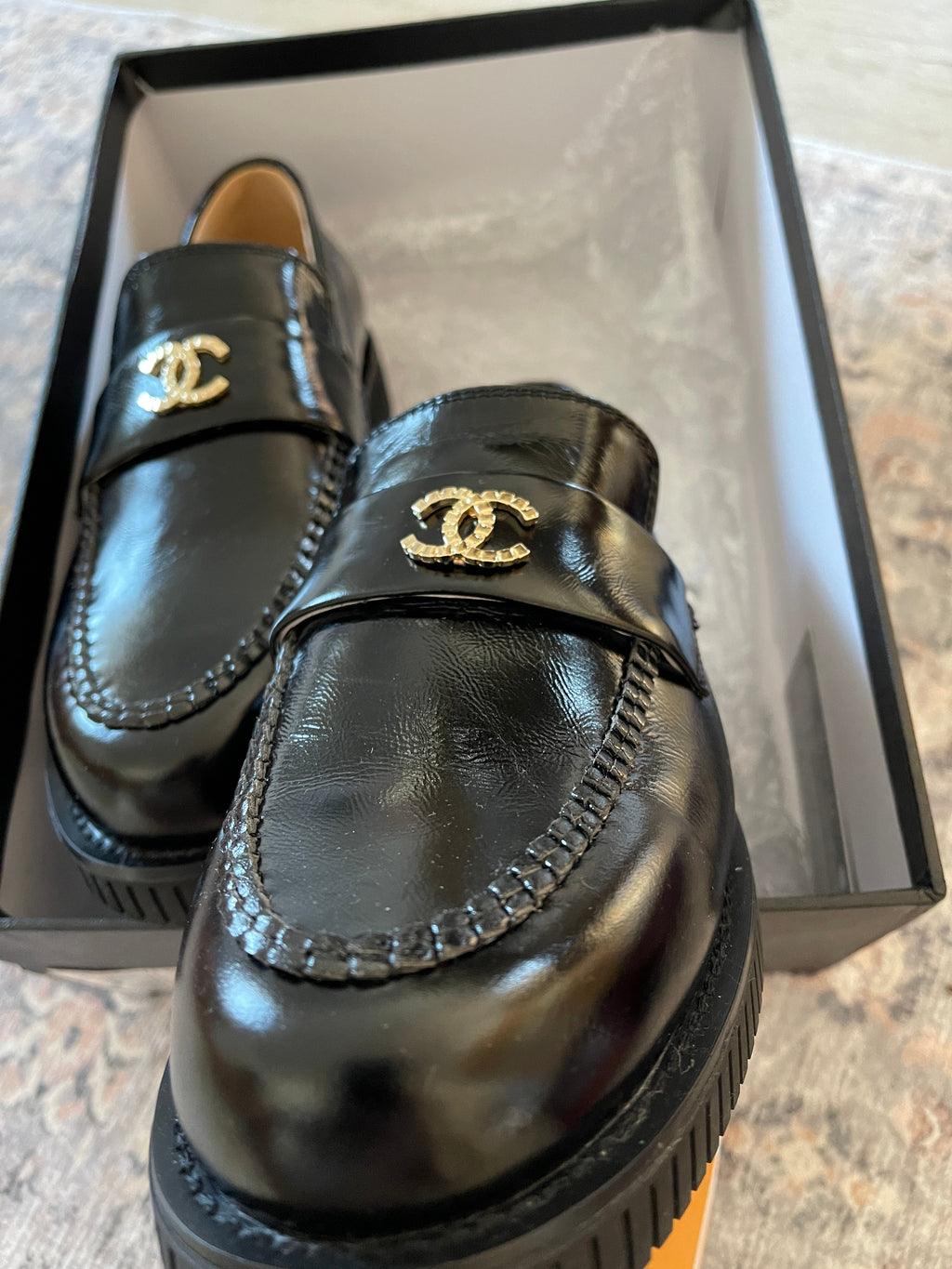 Mocasini din piele Chanel