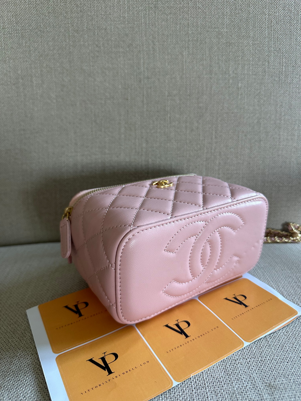 Chanel vanity bag pink