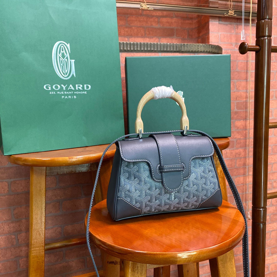 Goyard Saigon Bag In Grey