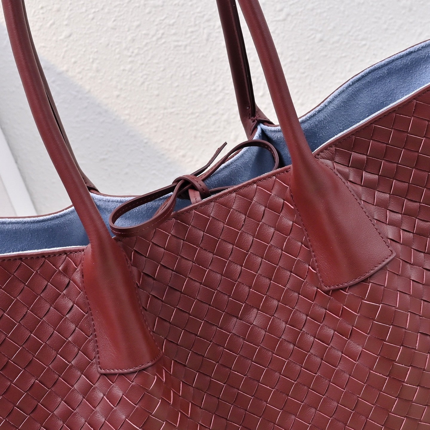 Botegga Veneta tote burgundy