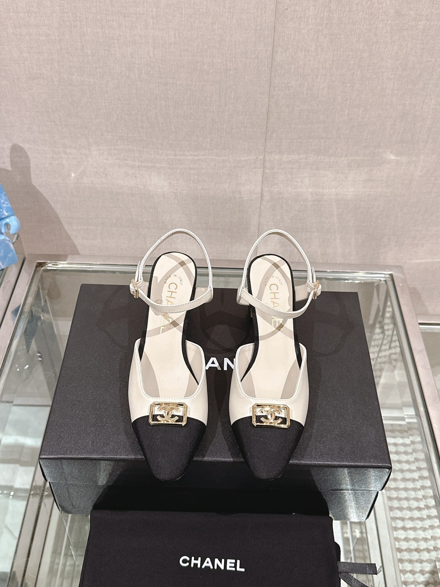 Pantofi Chanel