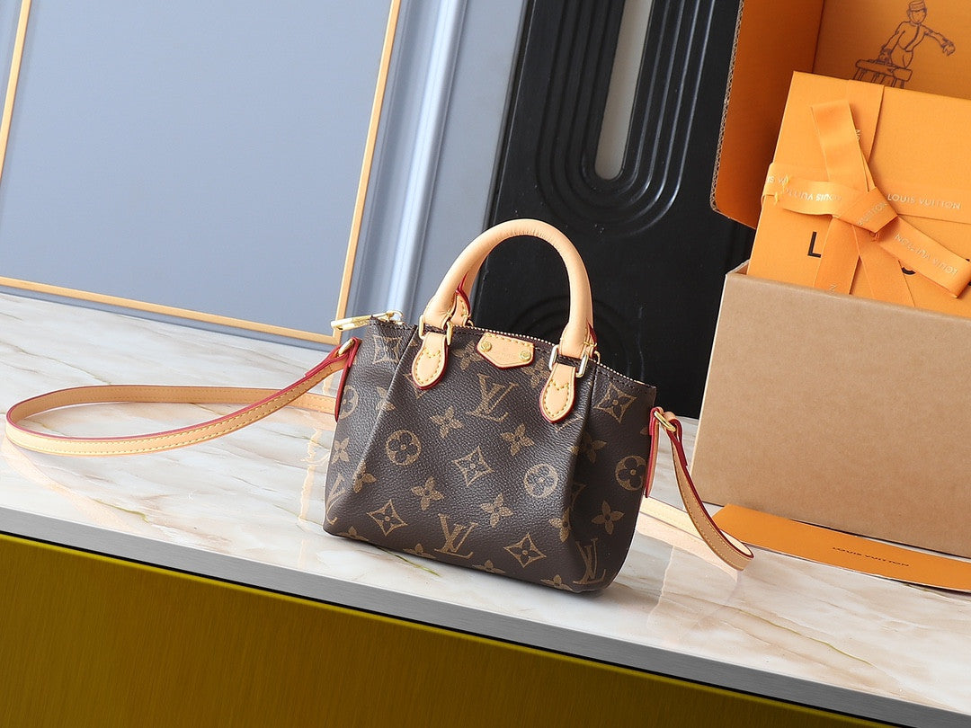 Louis Vuitton nano turenne