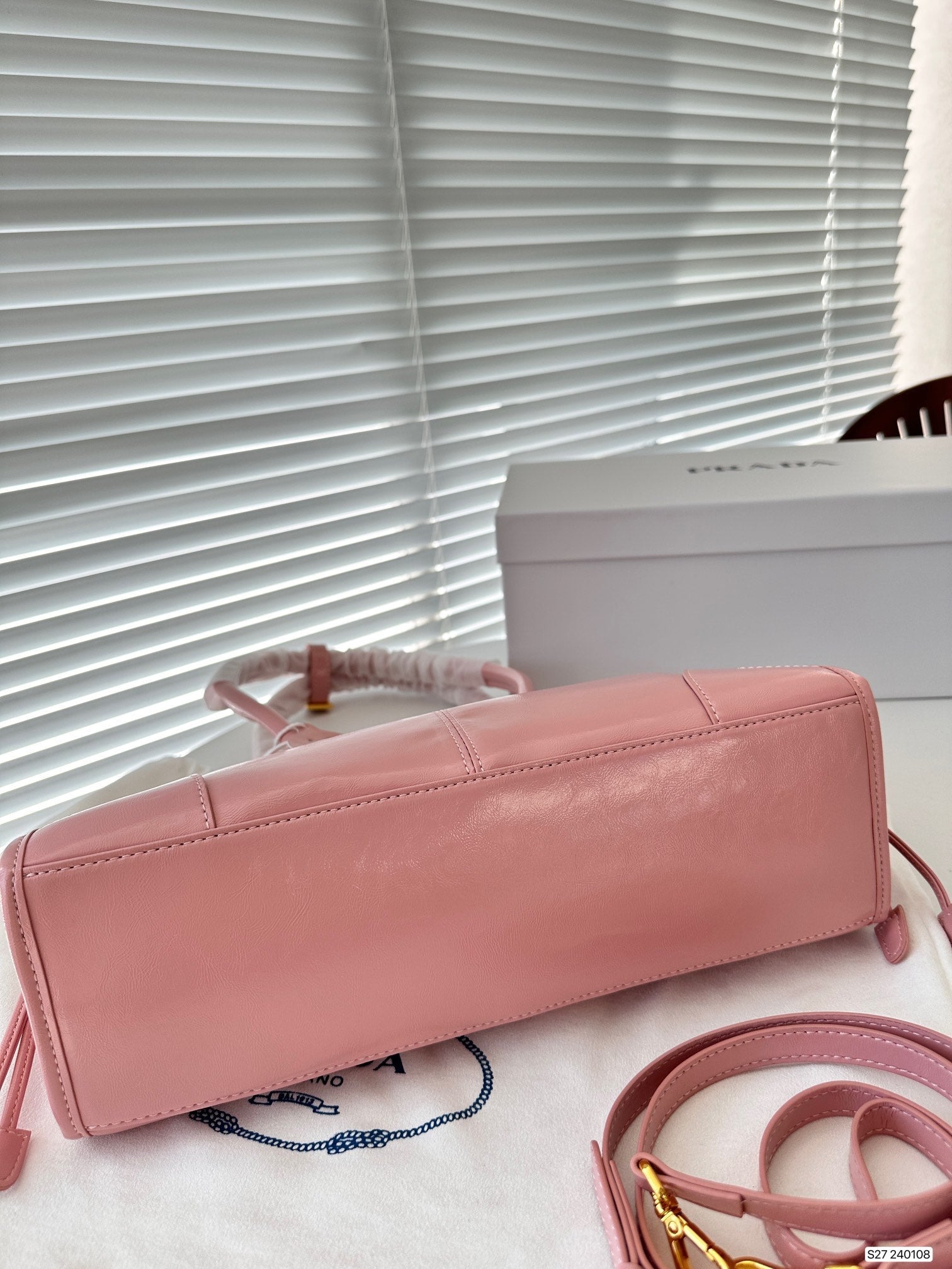 Prada Leather Handbag In Pink