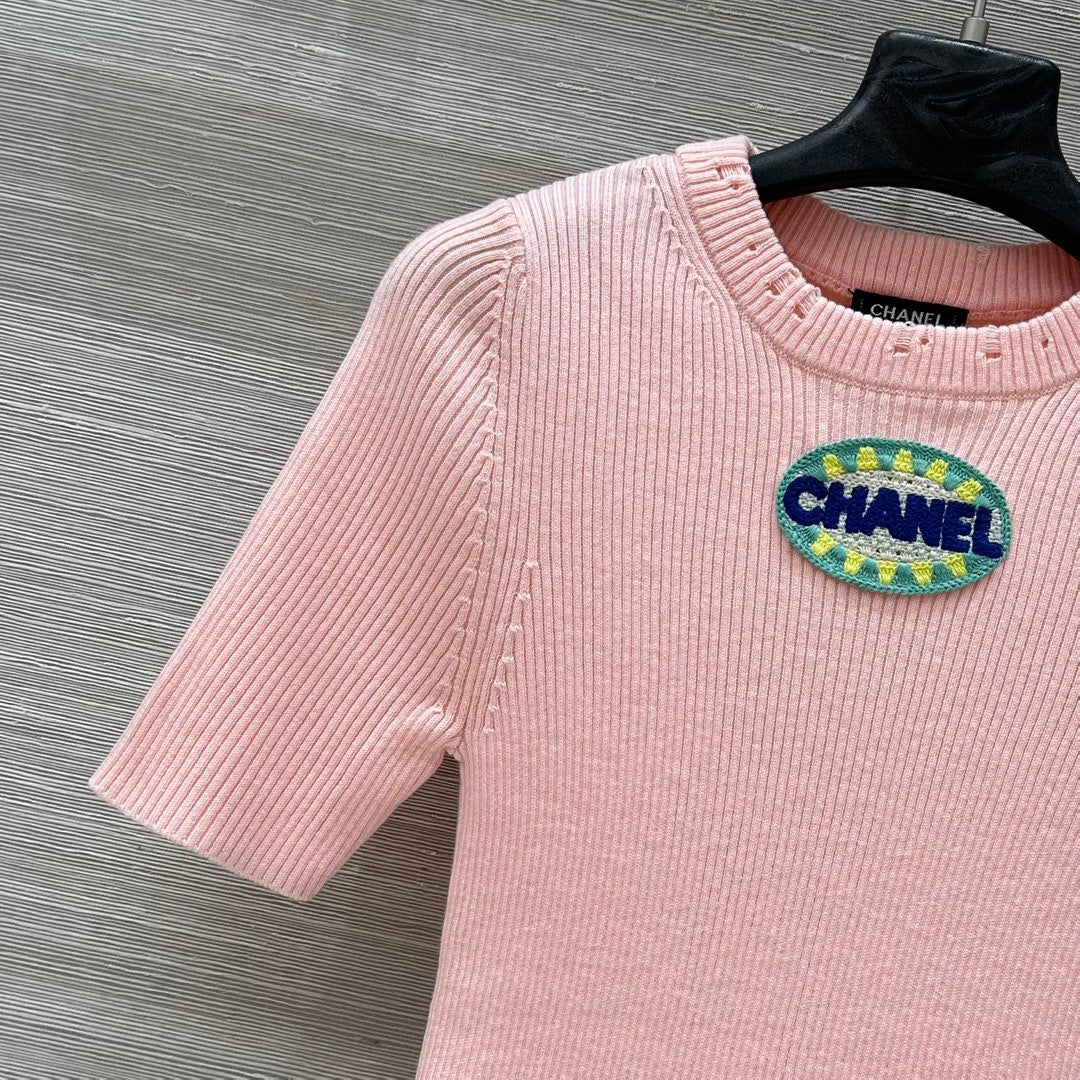 Chanel pullover logo
