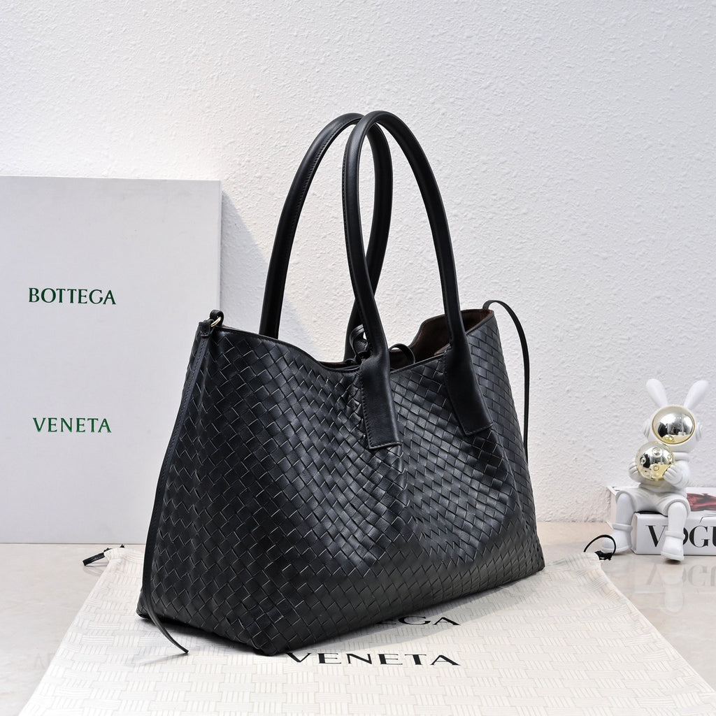Bottega tote bag black